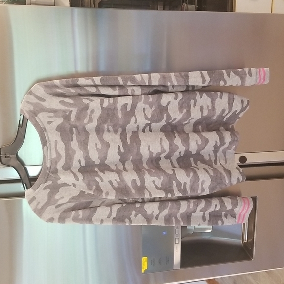 💕PJ SALVAGE💕 Long Sleeve Print Top ~ Grey Camouflage - Picture 6 of 11